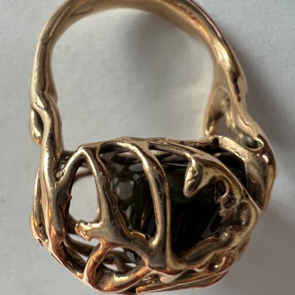 Avant-garde Stone Caged Women’s Ring - Picture 2 of 4